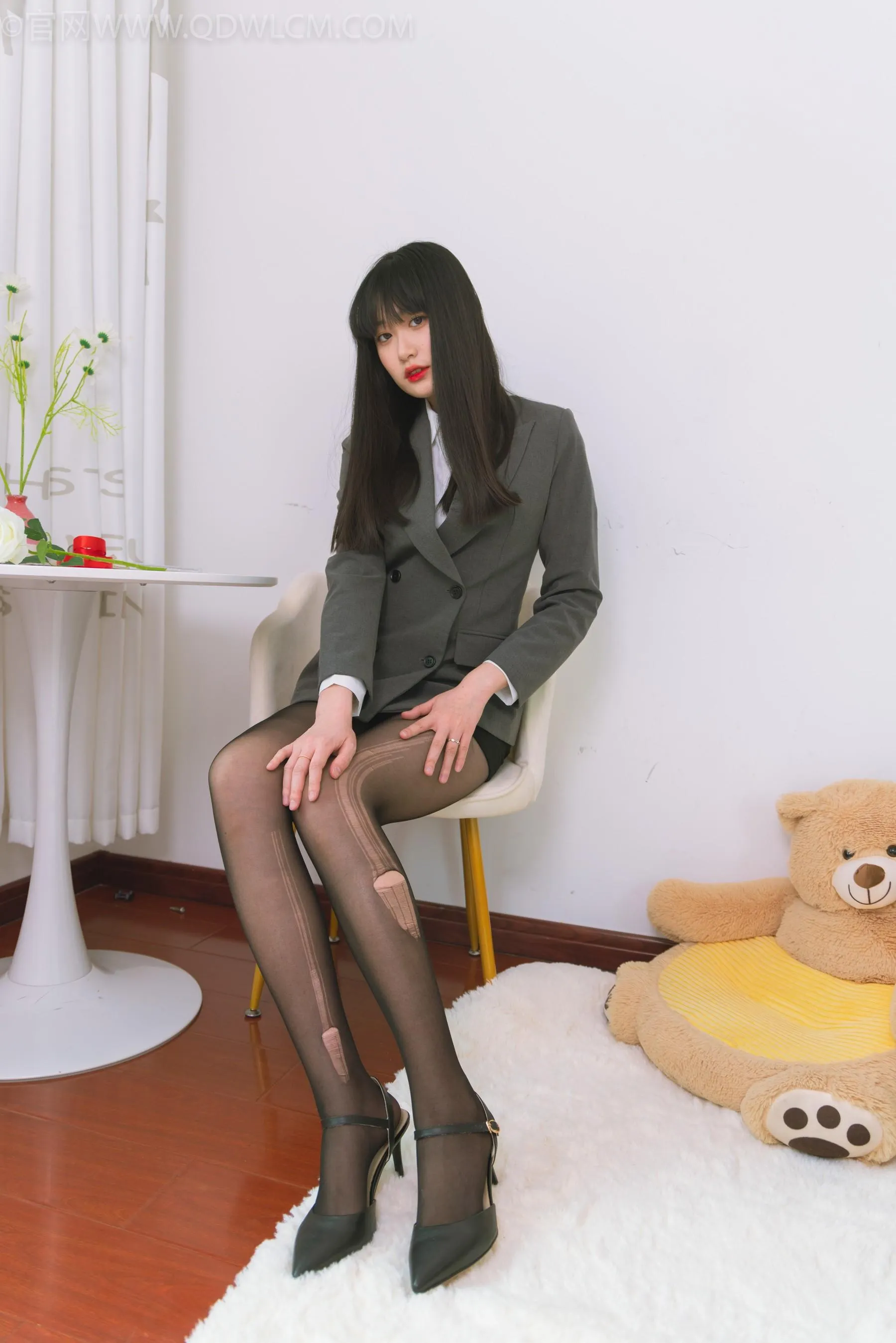 物恋传媒 NO.1513 小敏-黑色时光 [150P]插图4